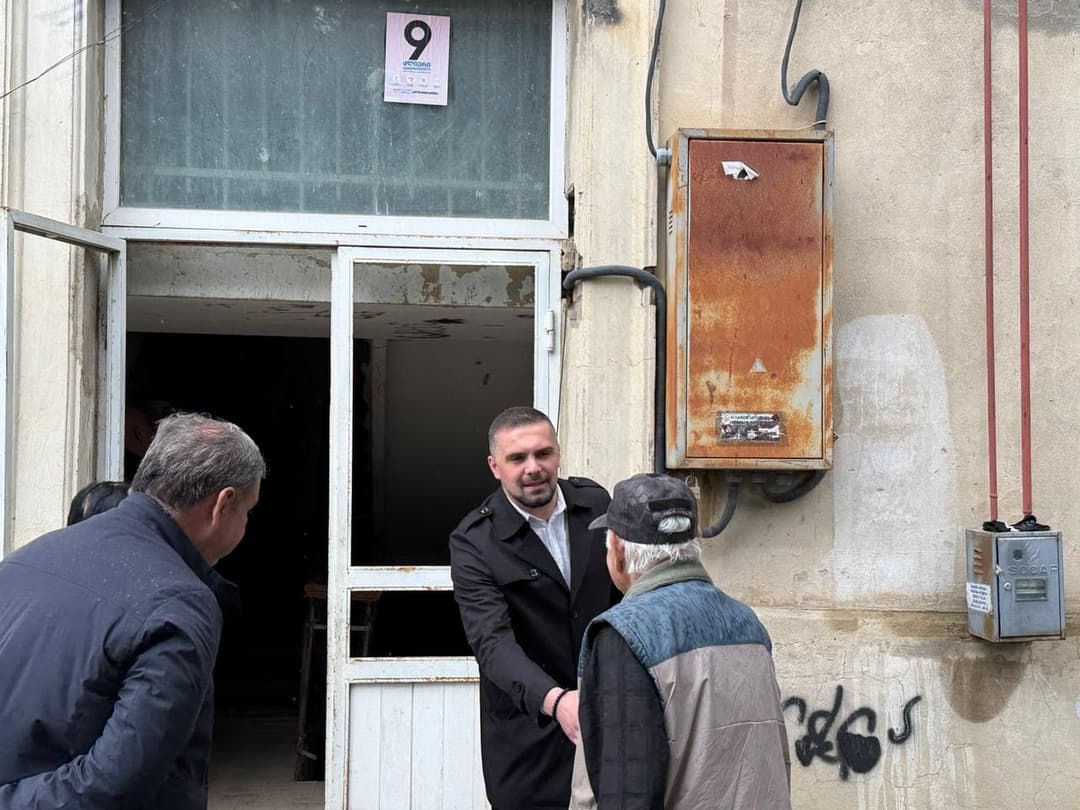 აფხაზეთის მთავრობის წარმომადგენლები შიდა ქართლში მცხოვრები აფხაზეთიდან დროებით დევნილი მოსახლეობის საჭიროებებს გაეცნენ