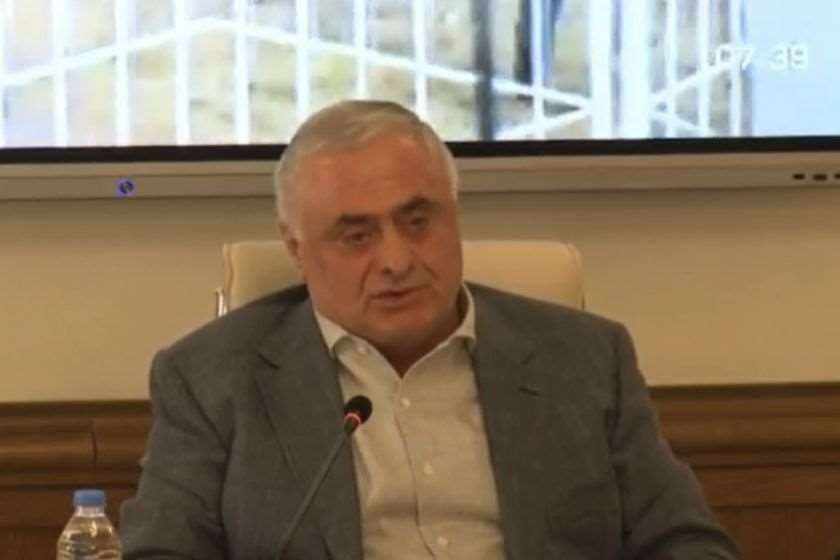 ვიქტორ ჯაფარიძე -  სააკაშვილმა მოინდომა მაჟორიტარებთან შეხვედრა, რომ შევედით შეხვედრაზე, გვითხრა, ისეთი ტყვიები მაქვს შემოტანილი, რვა თვე ფეხზე ვერ დადგებითო