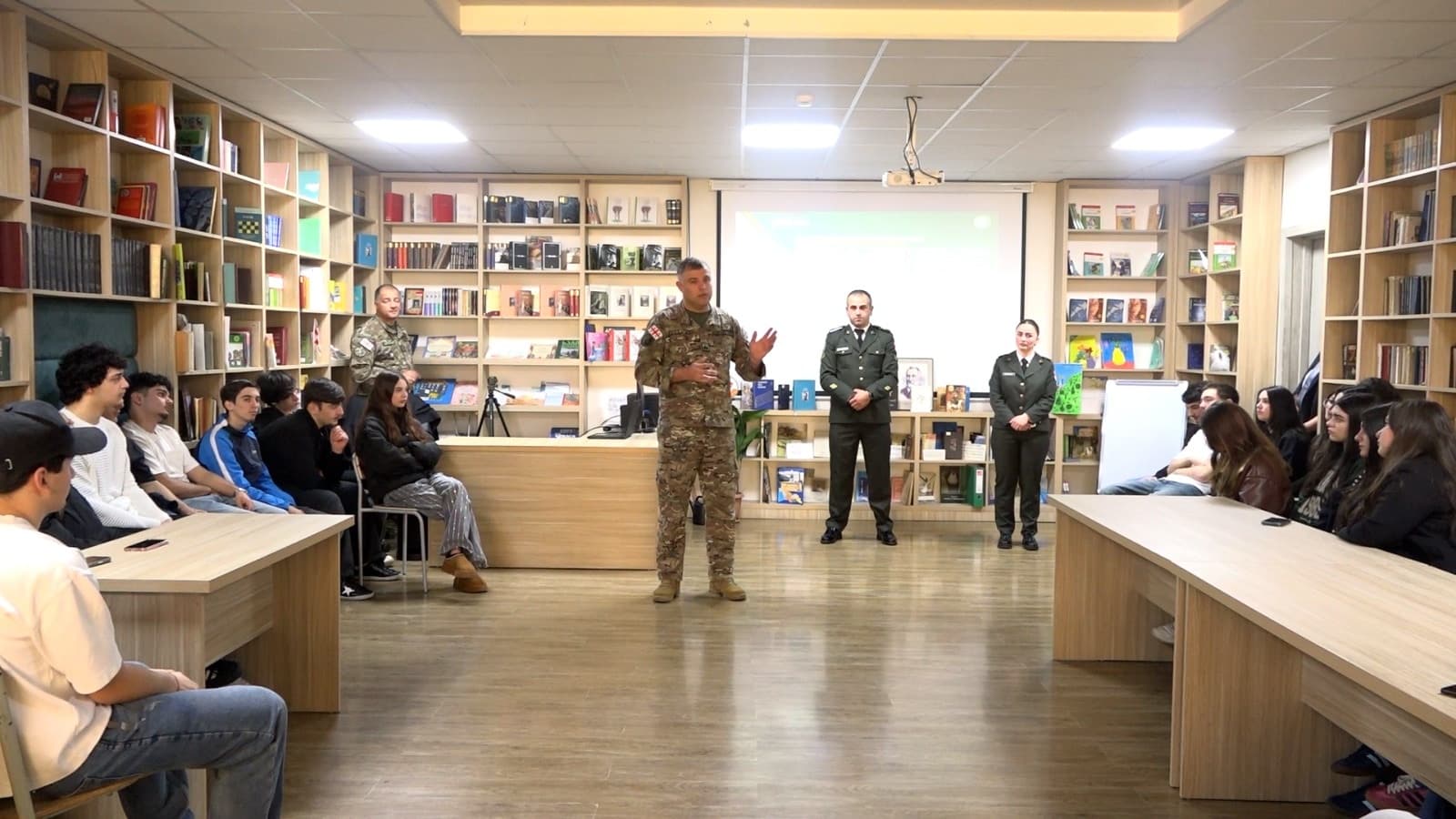 Frontnews image description