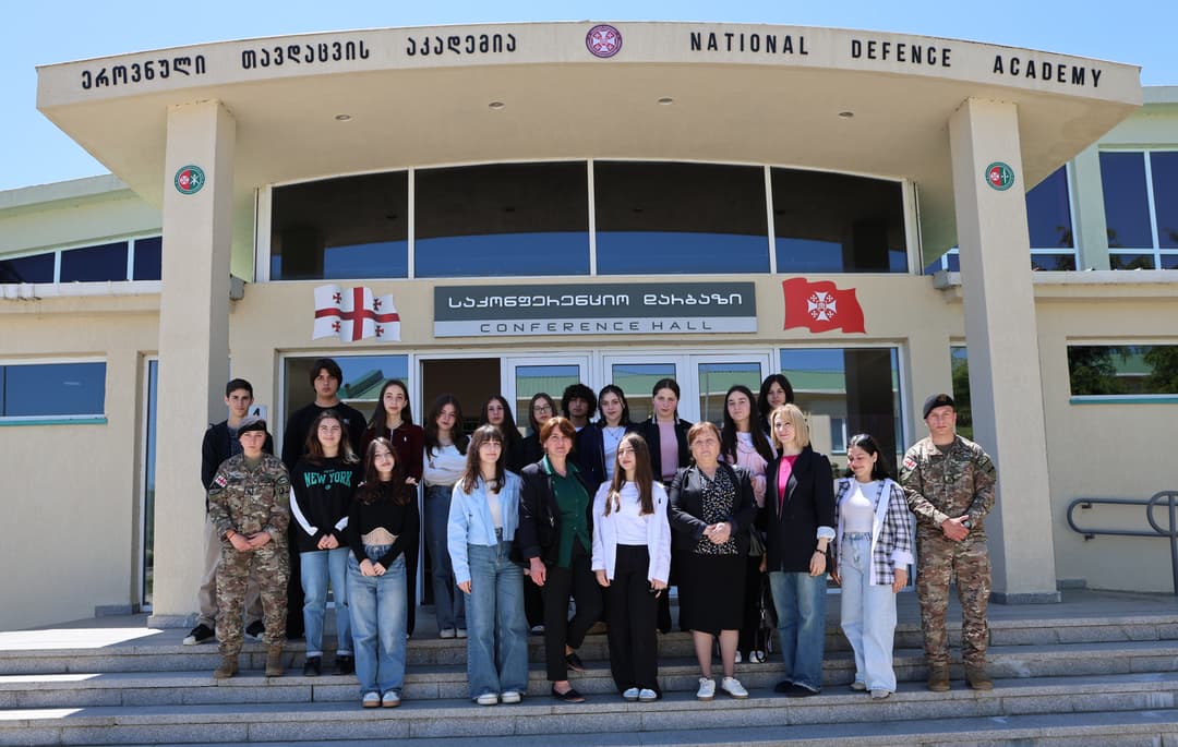 ეროვნული თავდაცვის აკადემიაში სკოლის მოსწავლეებთან საინფორმაციო სახის შეხვედრები გრძელდება