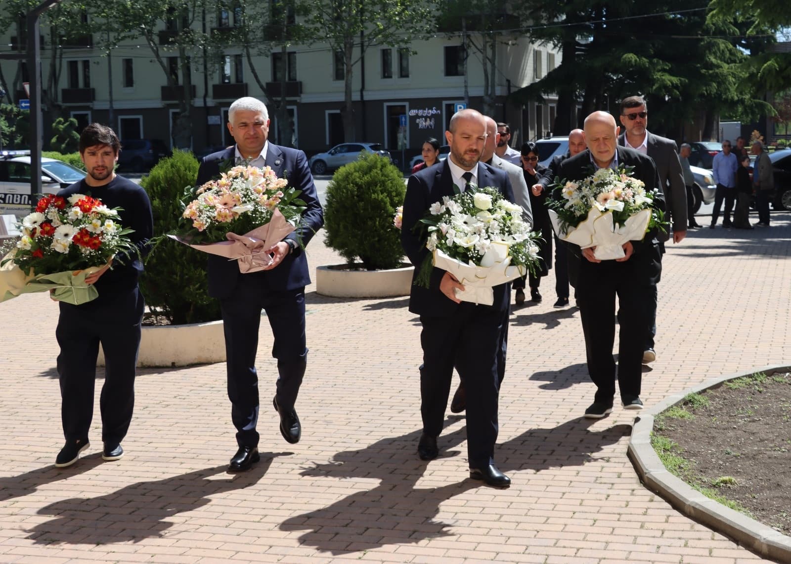 Frontnews image description