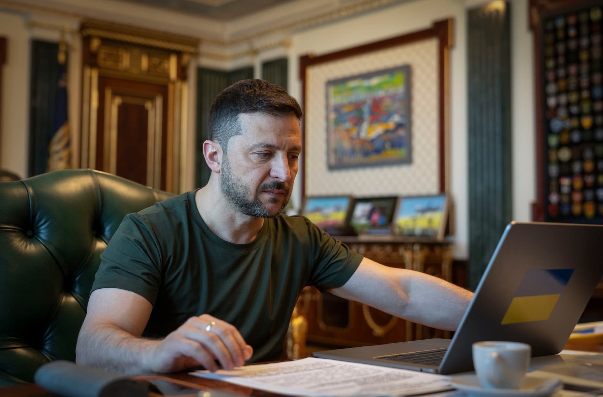 Frontnews image description