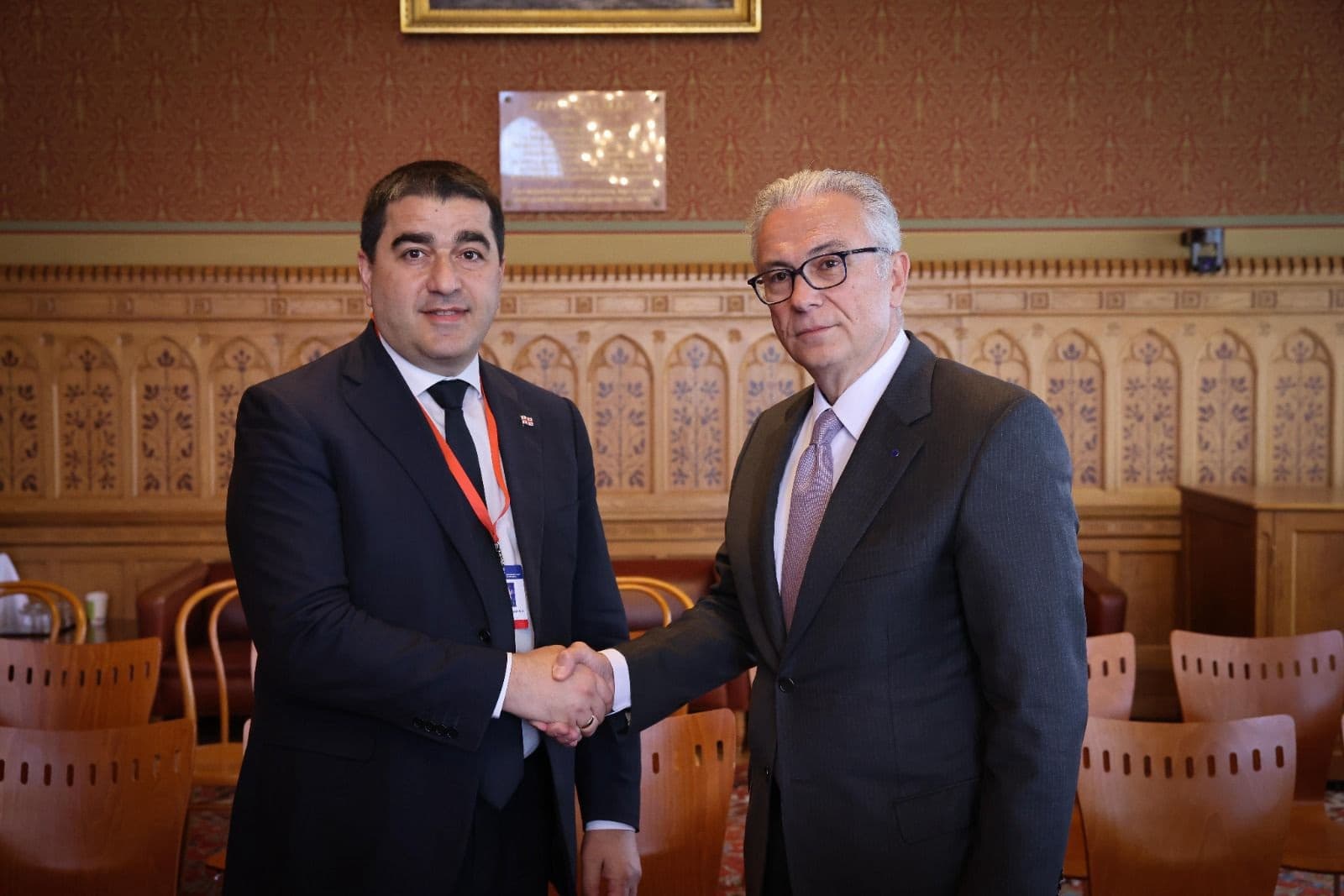 Frontnews image description