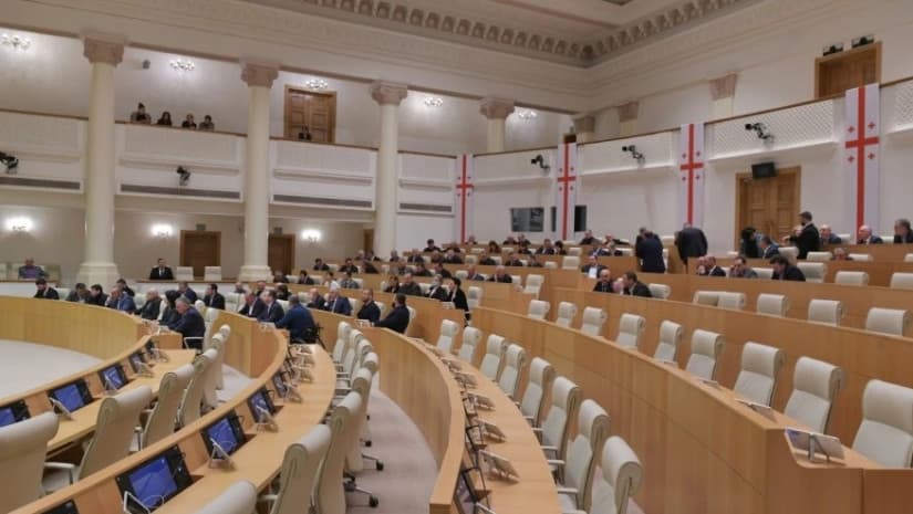 პარლამენტი - ე.წ. „მეგობარი აქტი“ სამ ძირითად ცრუ ბრალდებას ეფუძნება