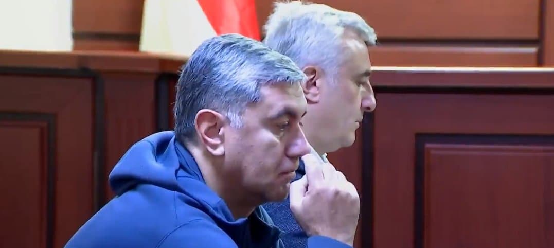ირაკლი ოქრუაშვილი სასამართლო დარბაზში დაააკავეს