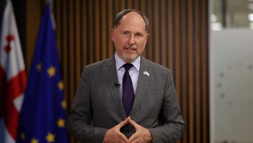 ჰერჩინსკი - ევროკავშირი გვერდში უდგას უკრაინას და ყველაფერს გავაკეთებთ, რომ უკრაინამ ხანგრძლივ მშვიდობას სიძლიერის პოზიციიდან მიაღწიოს