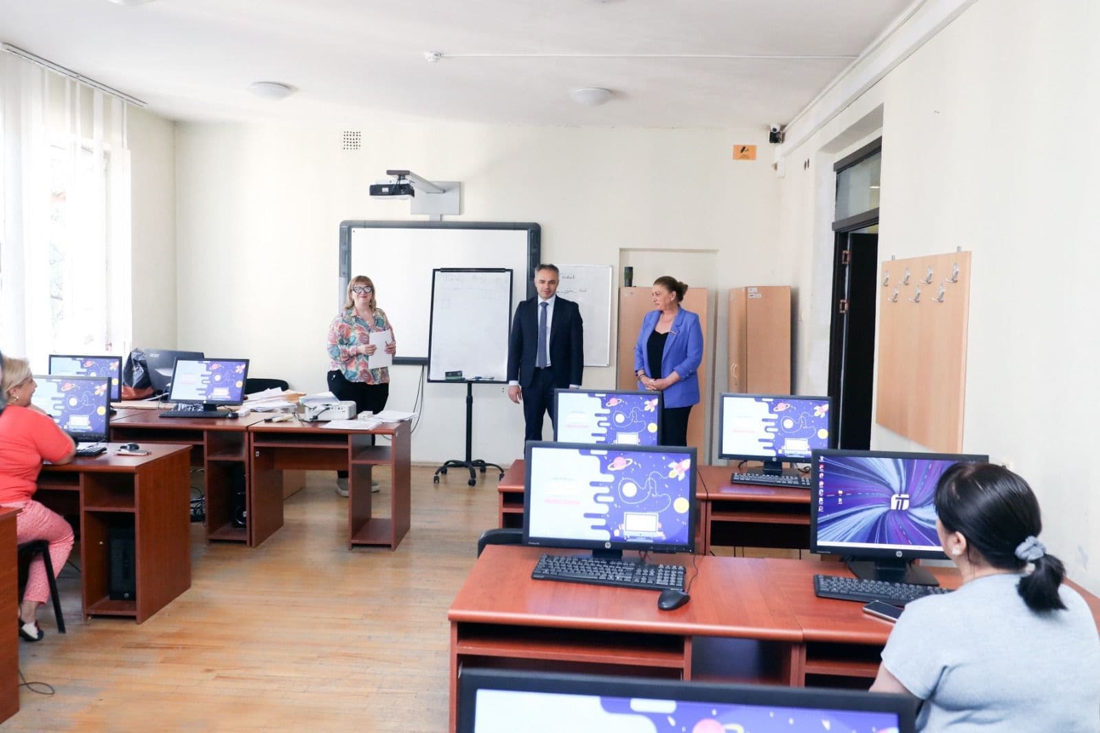 Frontnews image description