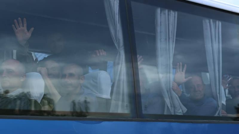 ზელენსკი - კიდევ 307 უკრაინელი დამცველი სახლში დაბრუნდა