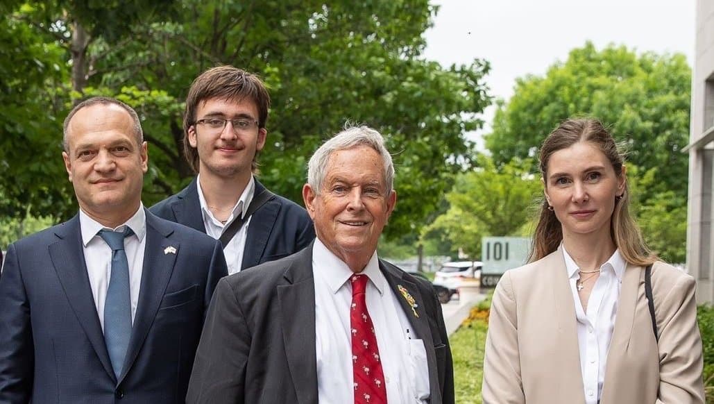 Frontnews image description