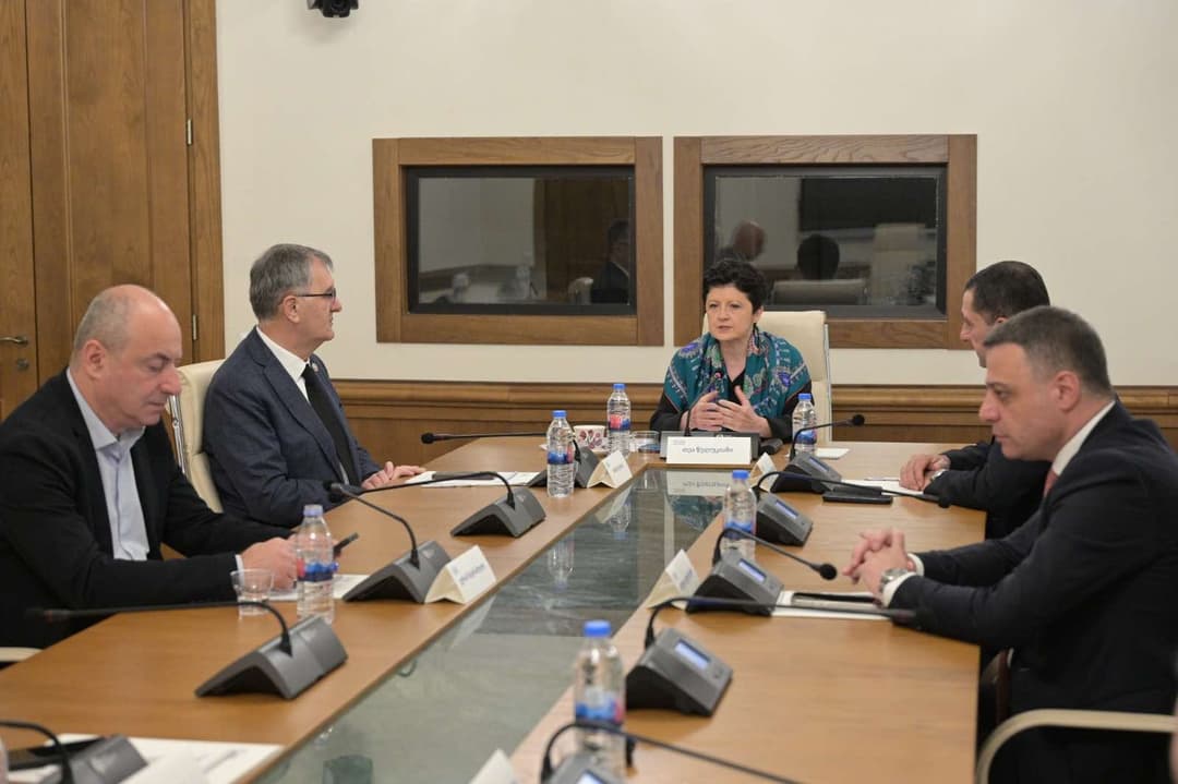 პარლამენტის დროებითმა საგამოძიებო კომისიამ დღევანდელ სხდომაზე ორი პირი გამოჰკითხა