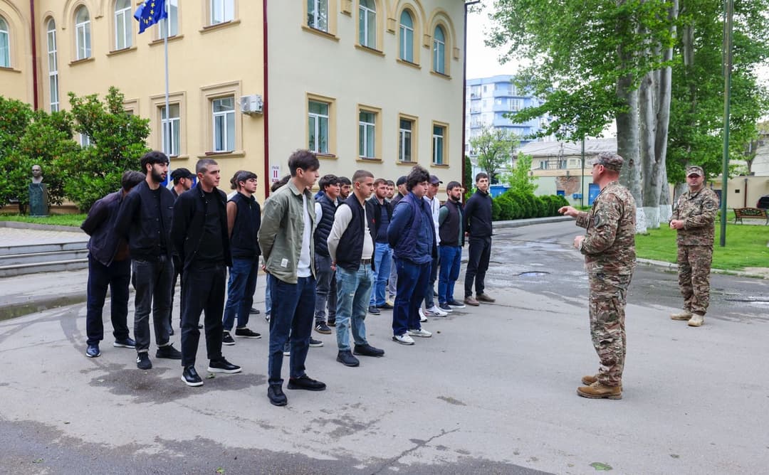 გორის სამხედრო ჰოსპიტალში წვევამდელთა ეროვნულ სამხედრო სამსახურში დარეგისტრირებულ პირთა სამედიცინო შემოწმება გრძელდება