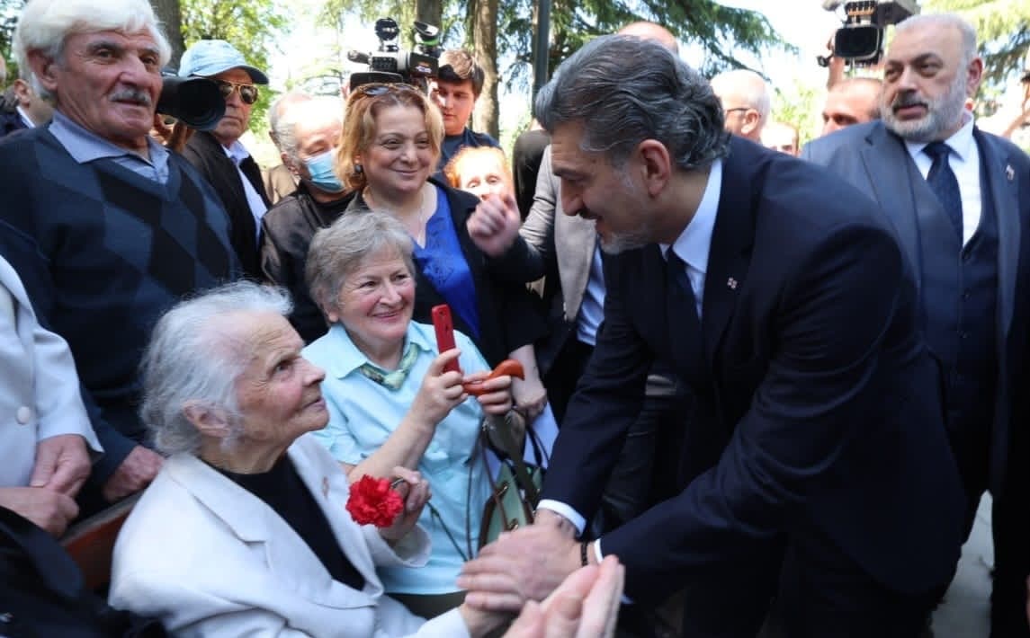 Frontnews image description