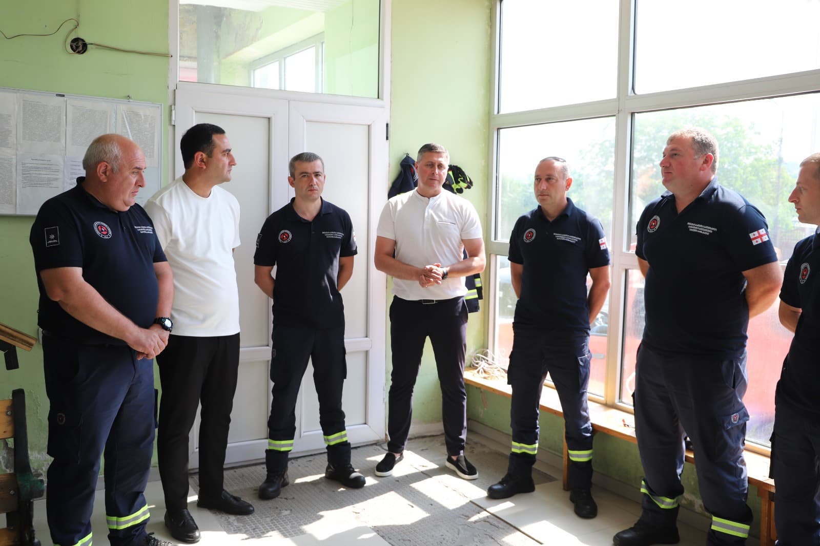 <p style="text-align: justify">თერჯოლის მუნიციპალიტეტის მერმა მანუჩარ რობაქიძემ მეხანძრე-მაშველებს პროფესიული დღე მიულოცა. მათ გაწეული საქმისთვის მადლობა გადაუხადა და წარმატებები უსურვა.</p><p style="text-align: justify">12 ივნისი საქართველოში მეხანძრე-მაშველის დღეა.</p>