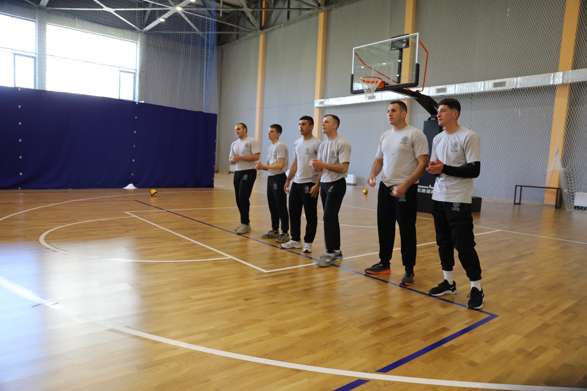 <p style="text-align: justify">ეროვნული თავდაცვის აკადემიის იუნკერთა სასწავლო ბატალიონის იუნკერებმა მონაწილეობა მიიღეს სსიპ ახალგაზრდობის სააგენტოს ორგანიზებით დაგეგმილ მასშტაბურ სტუდენტურ ფესტივალში „სტუდფესტი 2025“, რომელიც მოიცავდა უნივერსიტეტებს შორის სპორტული ტურნირების ჩატარებას, კულტურული და შემოქმედებითი ღონისძიებების გამართვას.</p><p style="text-align: justify">მსგავსი სახის აქტივობებში მონაწილეობის მიღება ხელს უწყობს სხვადასხვა უნივერსიტეტების სტუდენტებს შორის პარტნიორული და მეგობრული ურთიერთობების ჩამოყალიბებასა და აკადემიის შესახებ საზოგადოებაში ცნობადობის ამაღლებას და პოპულარიზაციას.</p>