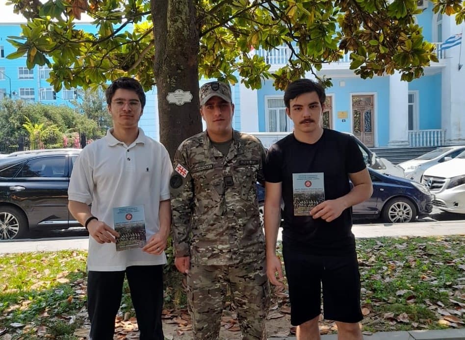 Frontnews image description