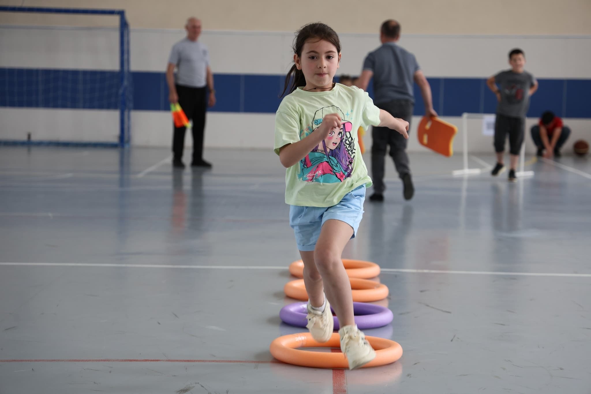 <p style="text-align: justify">ეროვნული თავდაცვის აკადემიაში სპორტულ-გასართობი ღონისძიება "მხიარული სტარტები" გაიმართა, რომელშიც&nbsp; აკადემიის პირადი შემადგენლობის შვილებმა მიიღეს მონაწილეობა.</p><p style="text-align: justify">ბავშვები ღონისძიებაში აქტიურად იყვნენ ჩართულები. მათთვის აკადემიის სპორტულ კომპლექსში გაიმართა არაერთი სპორტულ-გასართობი აქტივობა.</p><p style="text-align: justify">"მხიარული სტარტების" დასრულების შემდეგ, ყველა მონაწილე სამახსოვრო სიგელით დაჯილდოვდა.</p><p style="text-align: justify">&nbsp;</p>