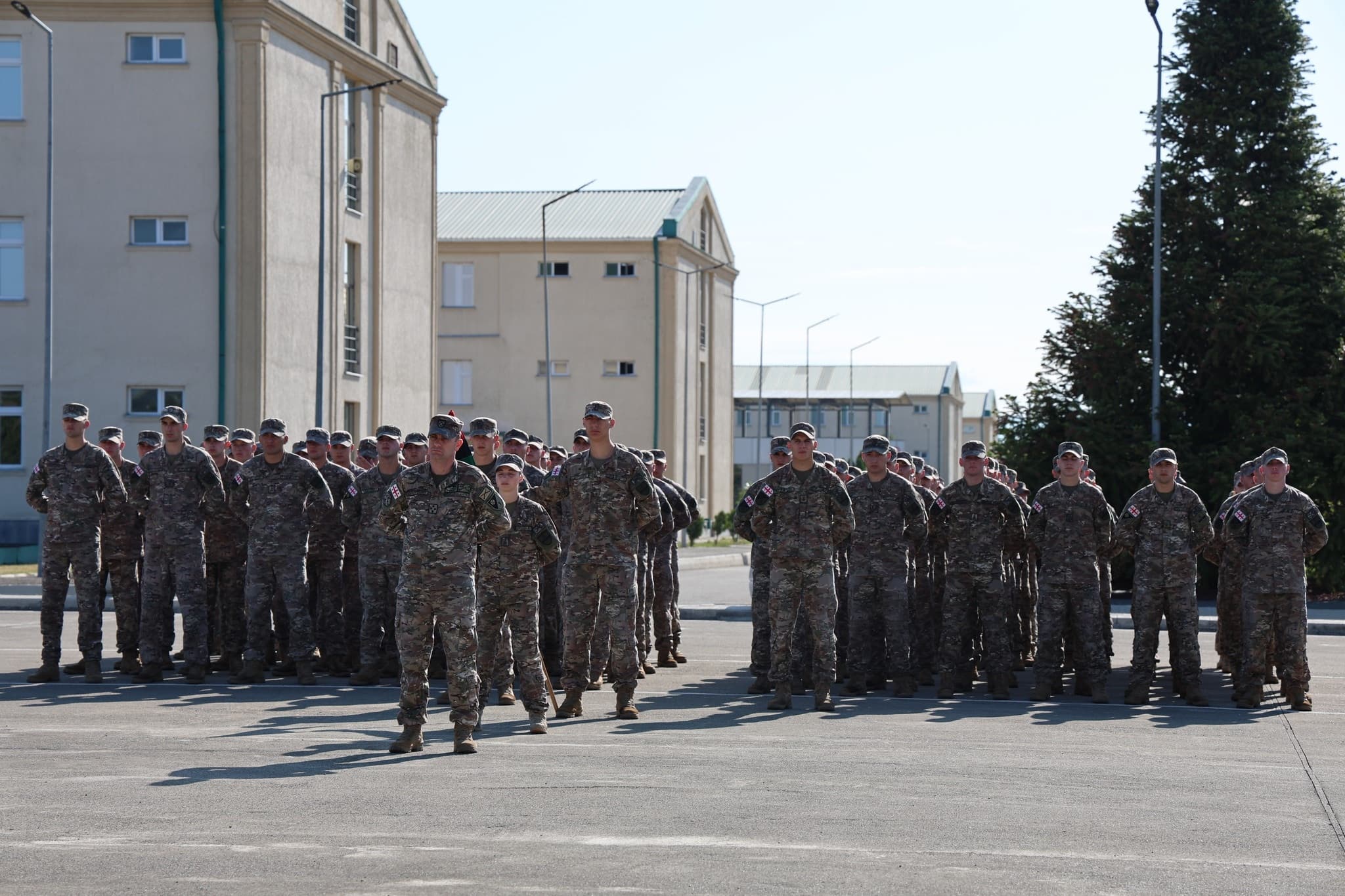 <p style="text-align: justify">ეროვნული თავდაცვის აკადემიაში სერჟანტთა კორპუსის დღისადმი მიძღვნილი საზეიმო ღონისძიება გაიმართა.</p><p style="text-align: justify">აკადემიის სერჟანტთა პირად შემადგენლობას პროფესიული დღე აკადემიის რექტორმა ბრიგადის გენერალმა მამია ბალახაძემ მიულოცა.</p><p style="text-align: justify">აკადემიის რექტორმა სიტყვით გამოსვლისას თავდაცვის ძალებში სერჟანტის როლის მნიშვნელობაზე გაამახვილა ყურადღება და სერჟანტთა კორპუსის განვითარების მიმართულებით დაგეგმილ სამომავლო პერსპექტივებზე ისაუბრა. რექტორმა სერჟანტებს თავდაცვის ძალების მშენებლობაში შეტანილი წვლილისთვის, პროფესიონალიზმისა და თავდადებისთვის მადლობა გადაუხადა და წარმატებები უსურვა.</p><p style="text-align: justify">პროფესიულ დღესთან დაკავშირებით, წარმატებული სერჟანტები სამსახურებრივი მოვალეობის შესრულებისას გამოვლენილი მაღალი პროფესიონალიზმისთვის სხვადასხვა საჩუქრებით დაჯილდოვდნენ.</p>