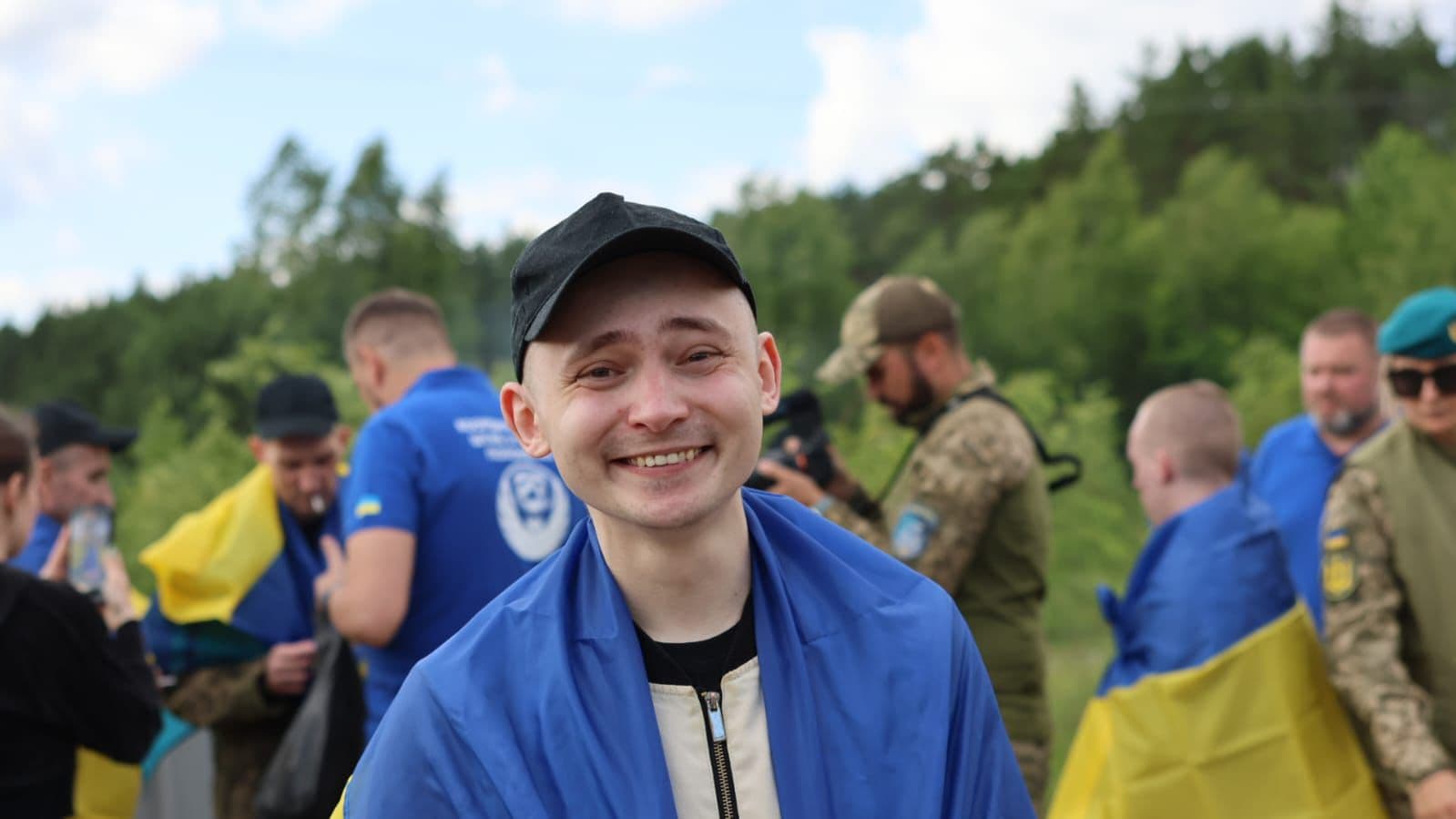 <p>Ukrainian Defense Minister Rustem Umerov has confirmed the return of another group of Ukrainian prisoners of war from Russian captivity, highlighting that among those brought home are severely wounded and seriously ill defenders of Ukraine, including soldiers under the age of 25.</p><p>“This exchange is the result of systematic diplomatic and coordinated efforts,” Umerov stated, underscoring the complexity and persistence required to secure the release of Ukrainian captives.</p><p>President Volodymyr Zelenskyy also addressed the development, announcing that another stage of prisoner exchanges had been completed. “Today, warriors of the Armed Forces, the National Guard, and the State Border Guard Service are returning home. Most of them had been in captivity since 2022. We are doing everything possible to find each person, to verify the information on every name. We must bring all our people home,” Zelenskyy wrote on social media, thanking everyone involved in the process.</p><p>As with previous exchanges, the exact location of the handover was not disclosed by Ukrainian authorities. On the Russian side, state news agency TASS, citing the Ministry of Defense, reported the return of another group of Russian military personnel from Ukrainian-controlled territory. According to the report, the exchanged Russian soldiers were transported to Belarus and from there transferred to clinics operated by Russia’s Defense Ministry.</p><p>The swap is part of an ongoing agreement between Kyiv and Moscow, initially reached during negotiations in Istanbul on June 2, which included arrangements for the exchange of both prisoners of war and the bodies of fallen soldiers.</p>