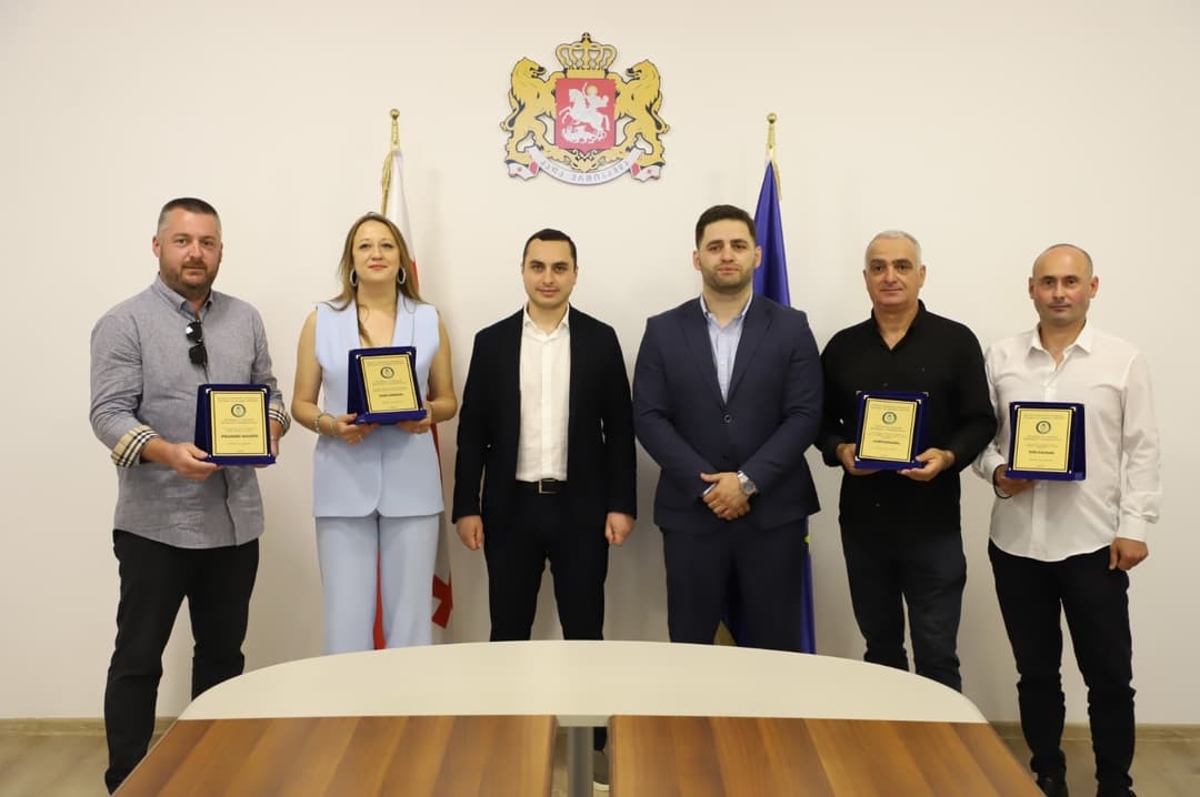 გიორგი ჯინჭარაძემ აფხაზეთის კულტურის სფეროში მოღვაწე ხელოვანები დააჯილდოვა