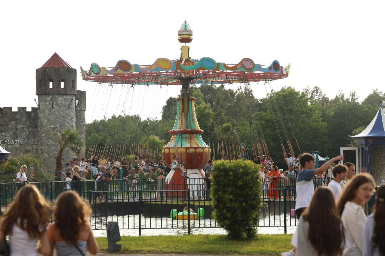 Frontnews image description