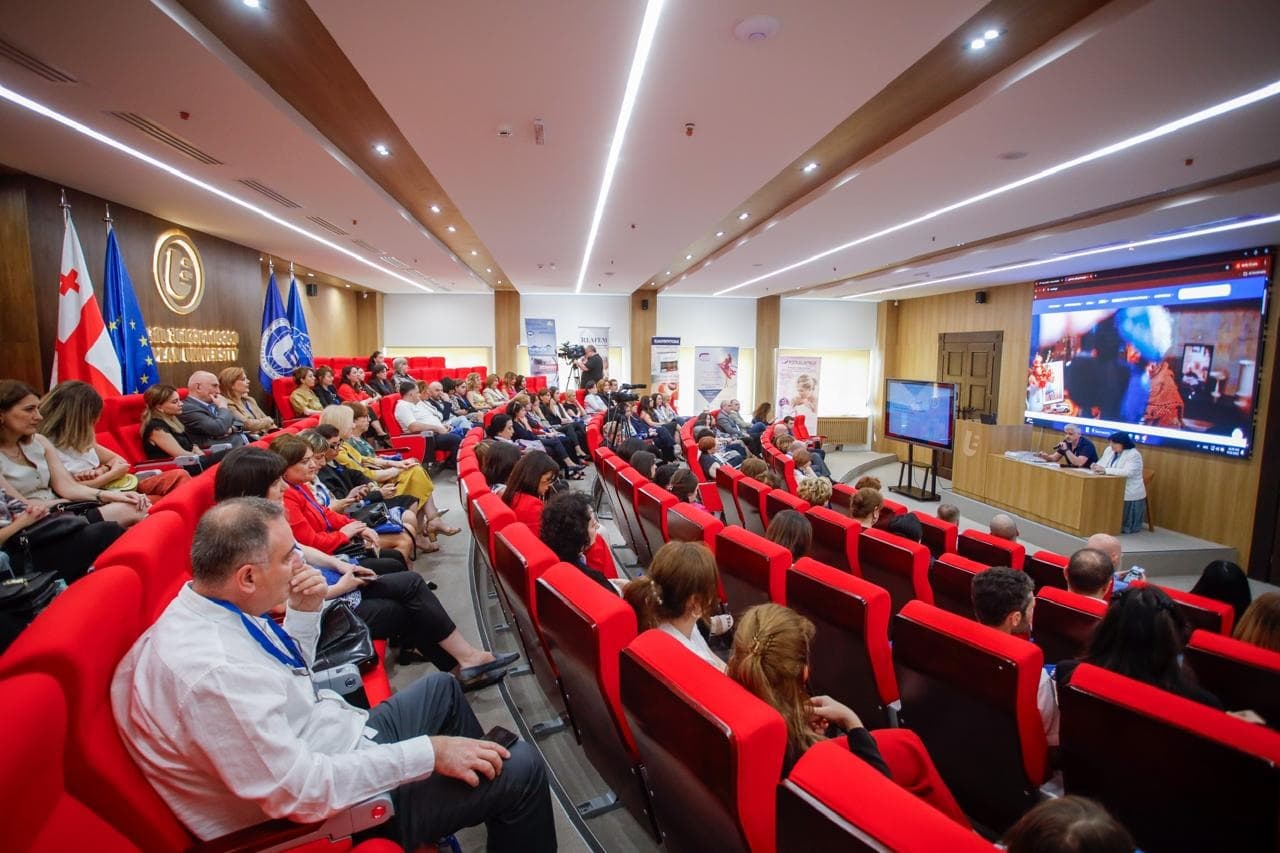 Frontnews image description