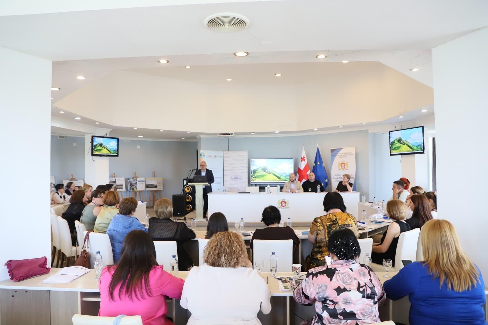 Frontnews image description