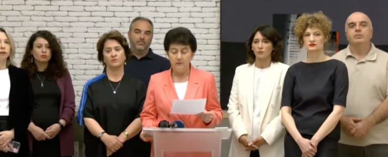 "არ ვაპირებთ ჩვენი დაცვის ქვეშ მყოფი მოქალაქეების ნდობის ღალატს, თუნდაც ამას ჩვენი დევნა და დაპატიმრება მოჰყვეს"