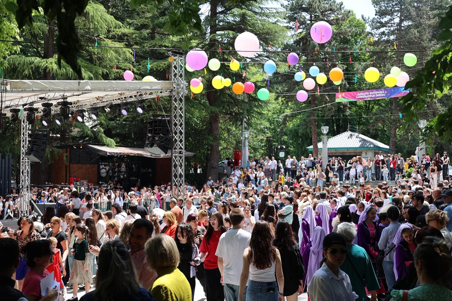 Frontnews image description