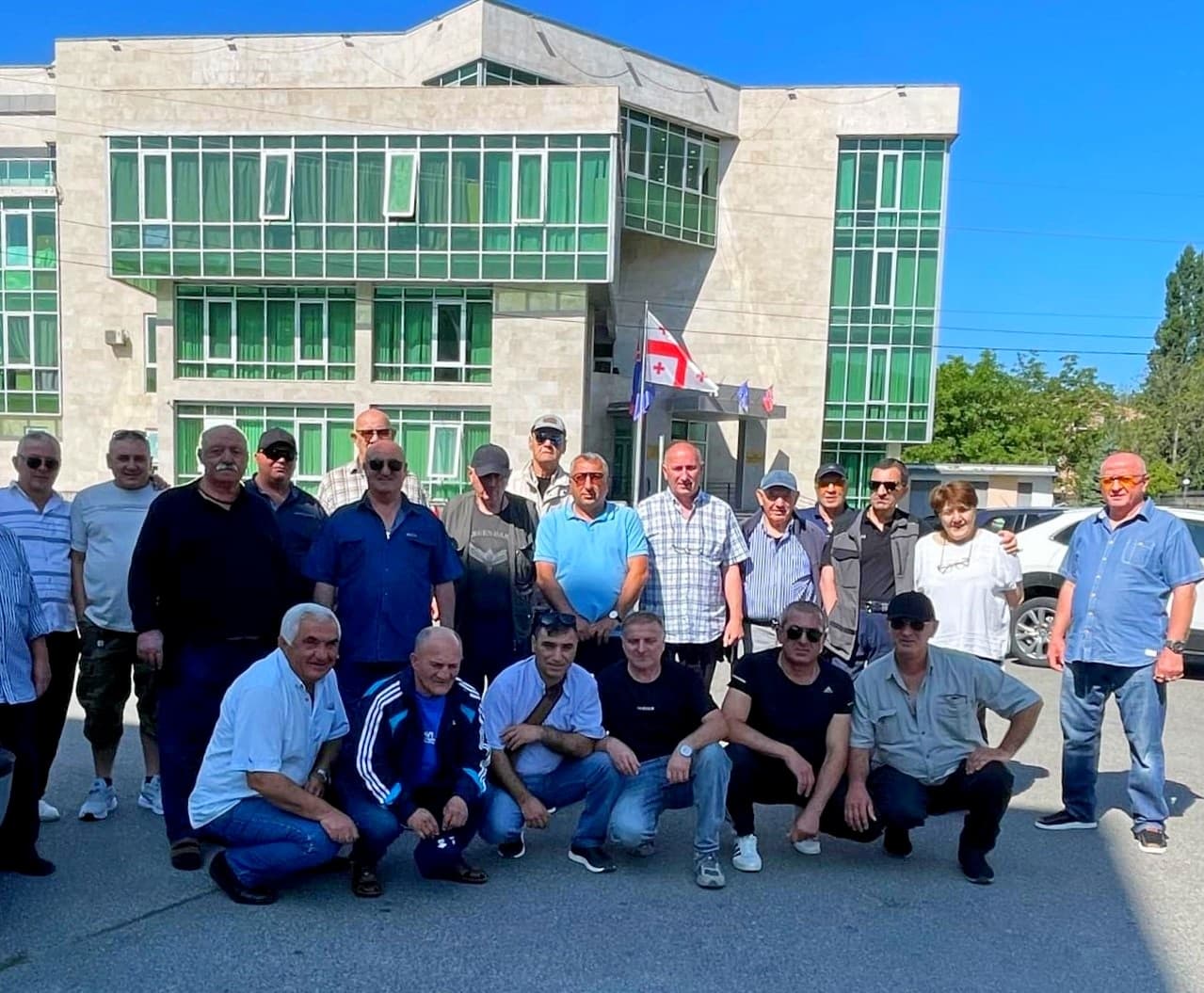 Frontnews image description