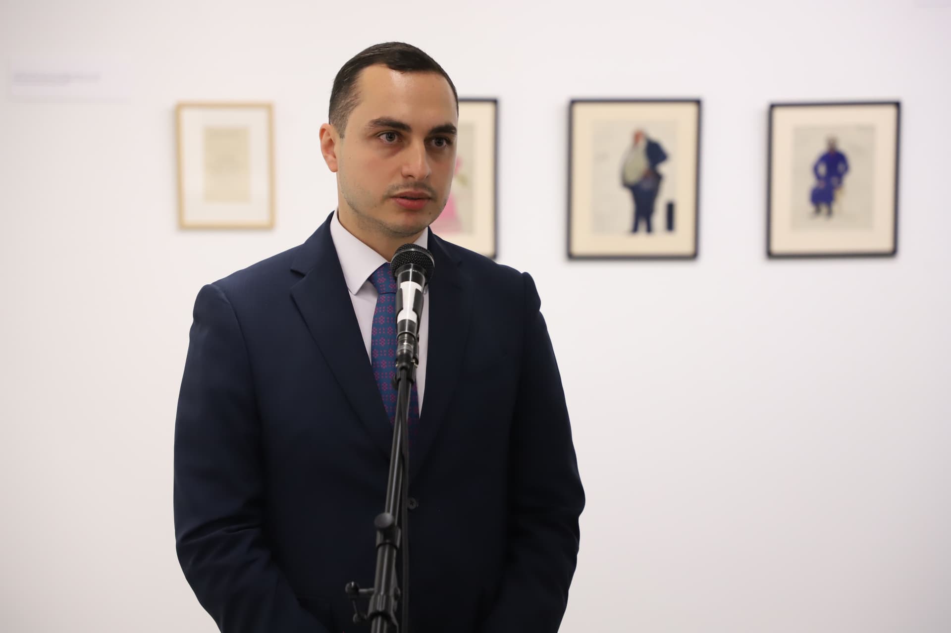 Frontnews image description