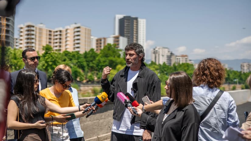 Frontnews image description