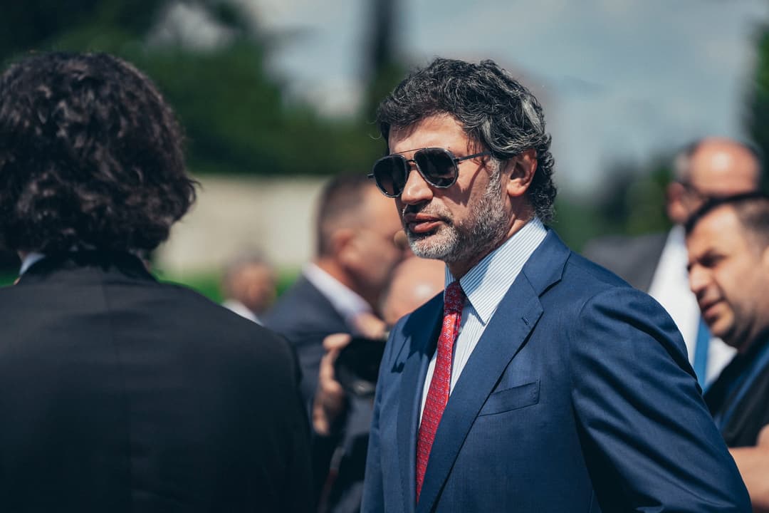 კახა კალაძე - ის დამოკიდებულება, რომელიც აქვს ზოგიერთ ბიუროკრატს, რაღაც სისულელეს რომ იტყვიან, თითქოს ეს სრული ჭეშმარიტებაა და აუცილებლად უნდა ავიტაცოთ, კატეგორიულად მიუღებელია