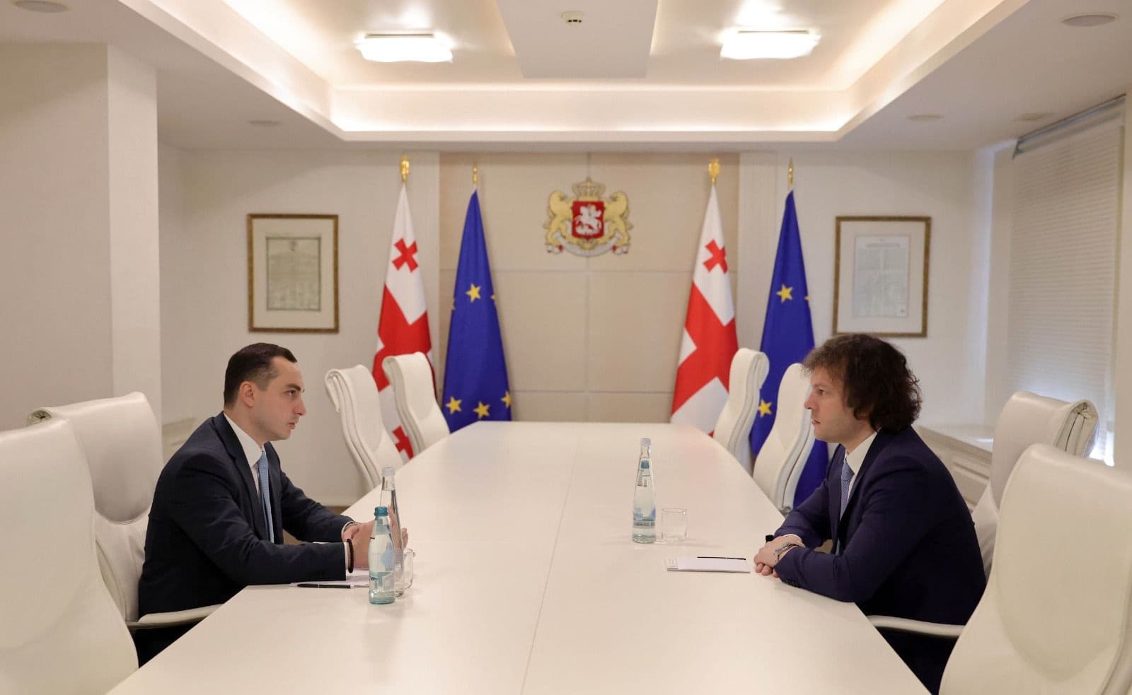 Frontnews image description