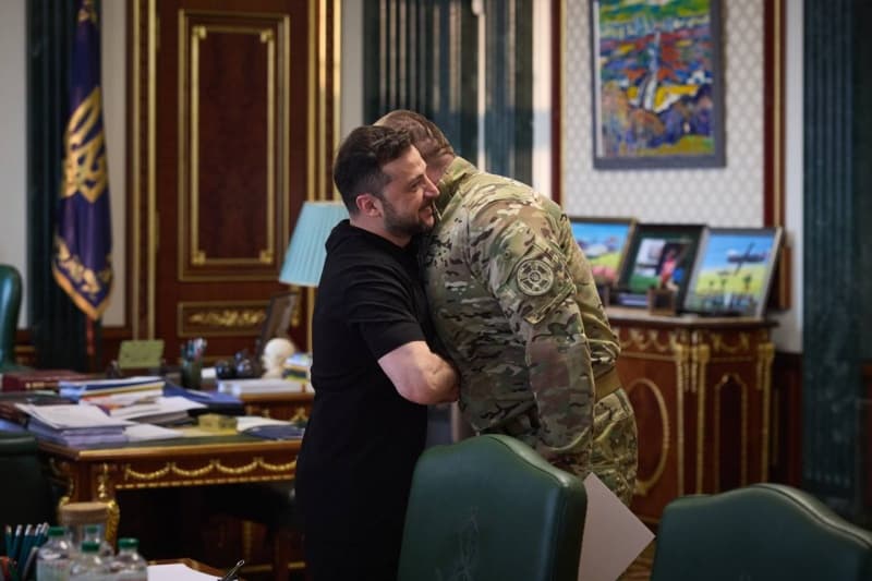 Frontnews image description