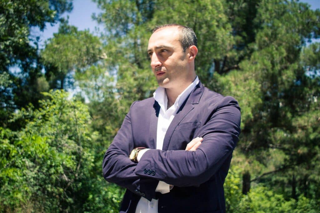 Frontnews image description