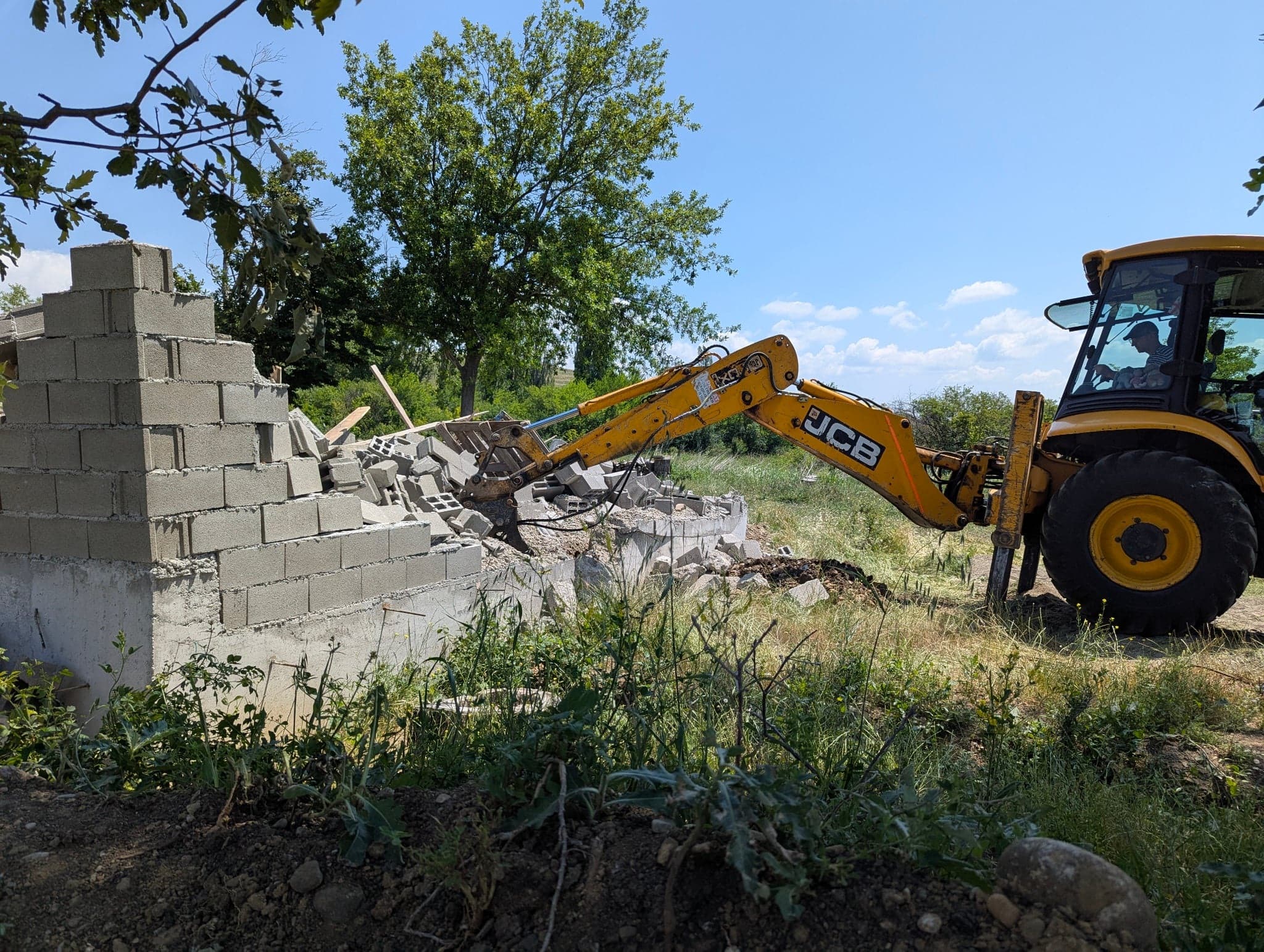 Frontnews image description