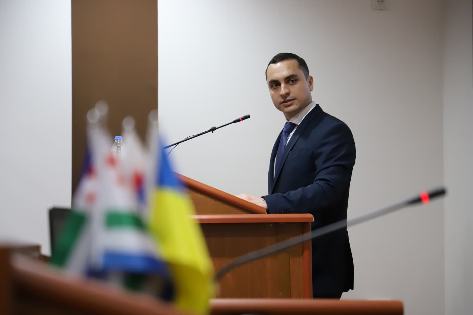 Frontnews image description