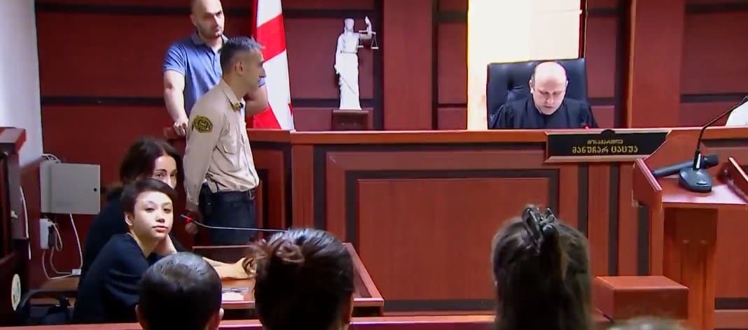 12-დღიანი პატიმრობიდან თათია აფრიამაშვილიც გათავისუფლდა