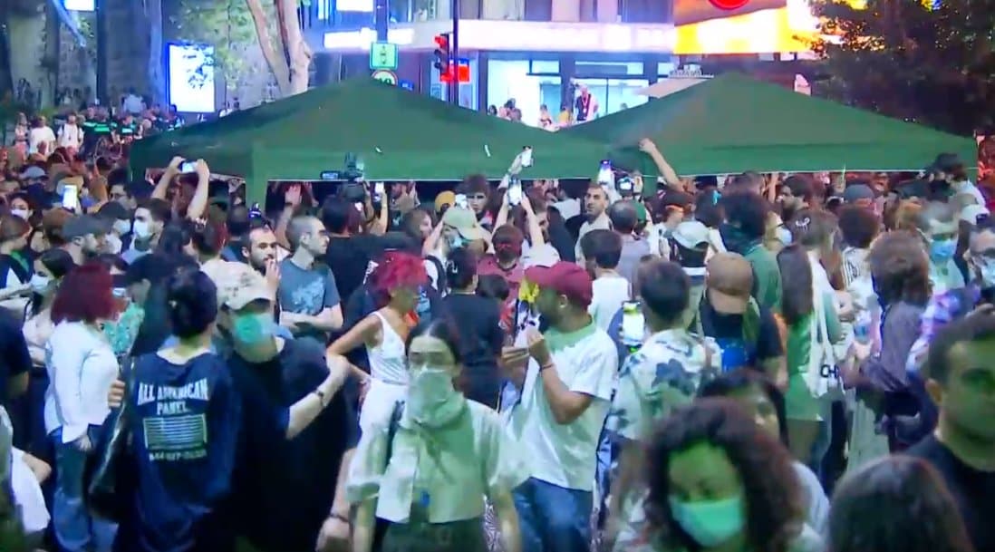 Frontnews image description