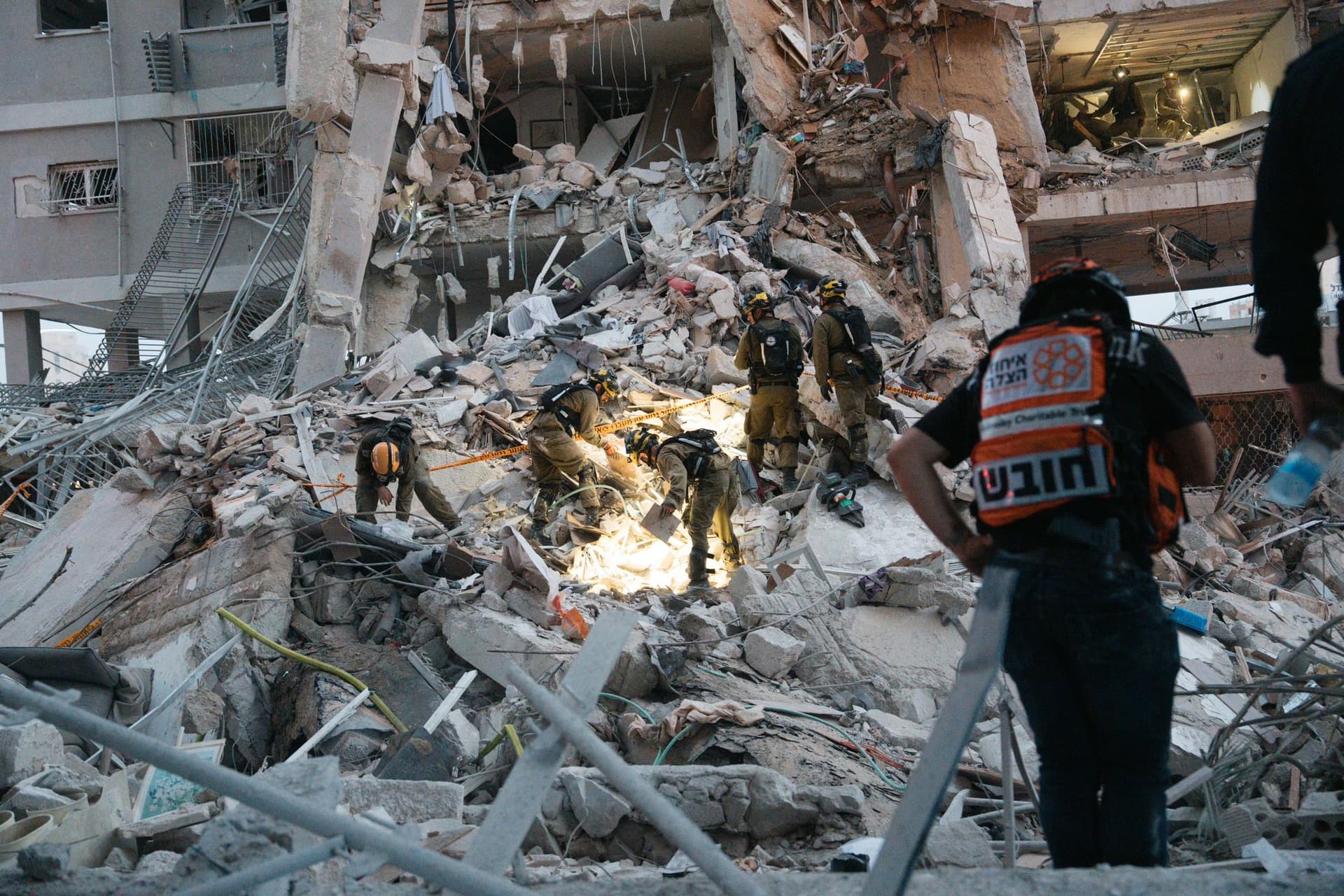 Frontnews image description