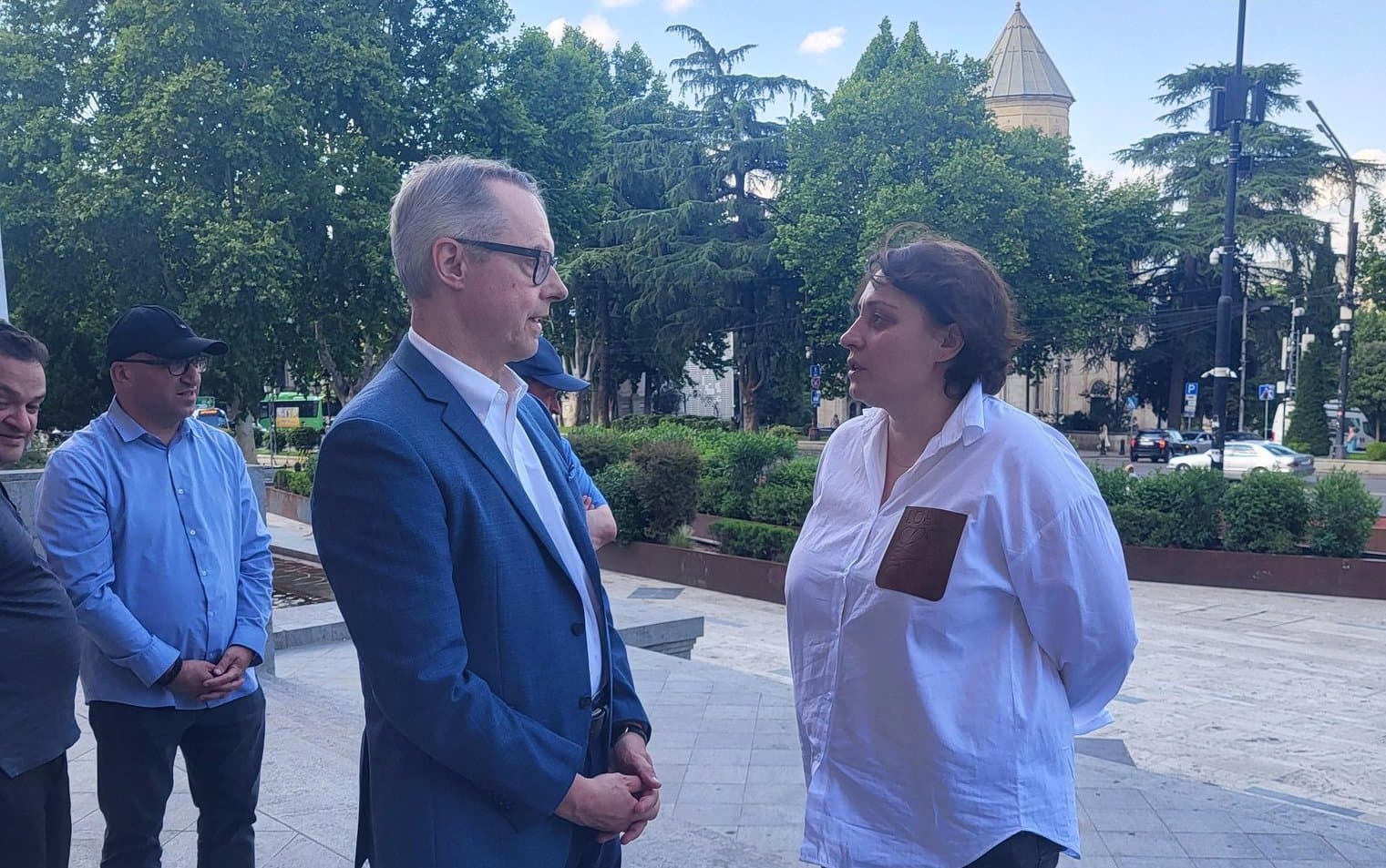 Frontnews image description