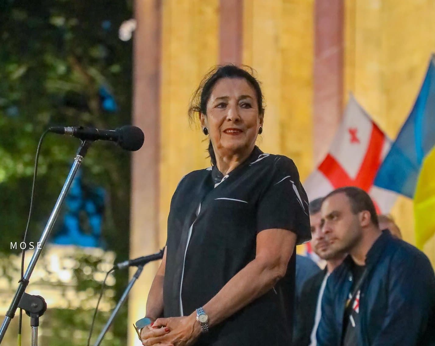 Frontnews image description