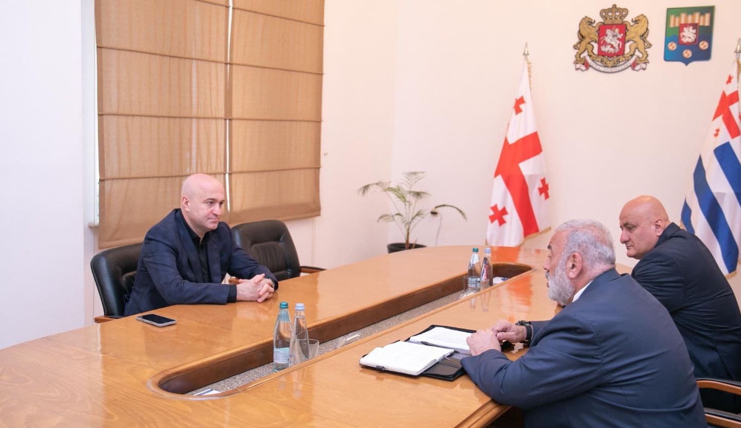 Frontnews image description