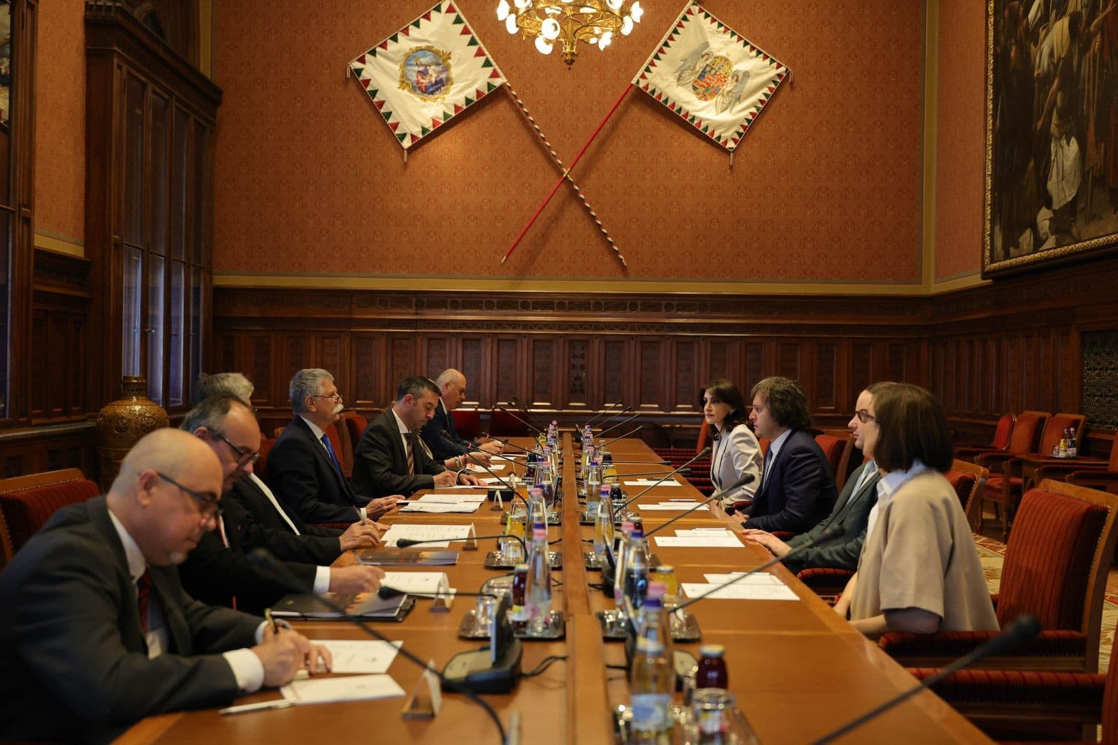 Frontnews image description