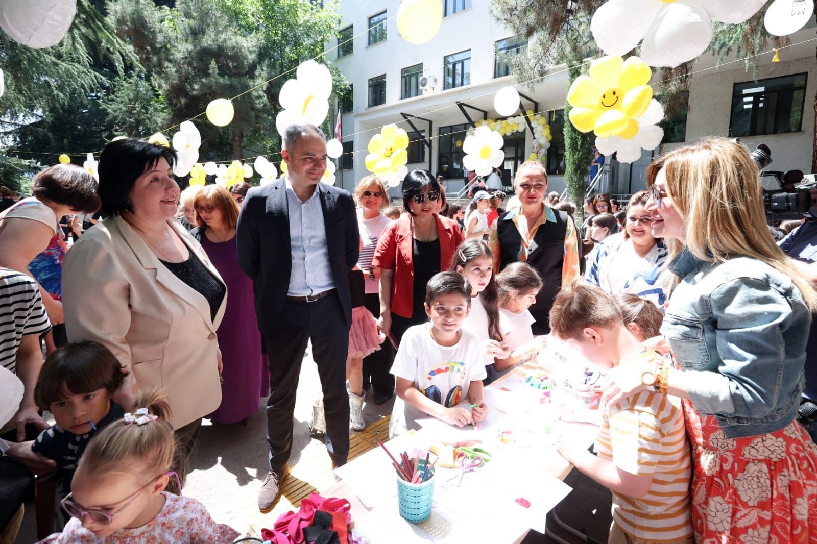 Frontnews image description