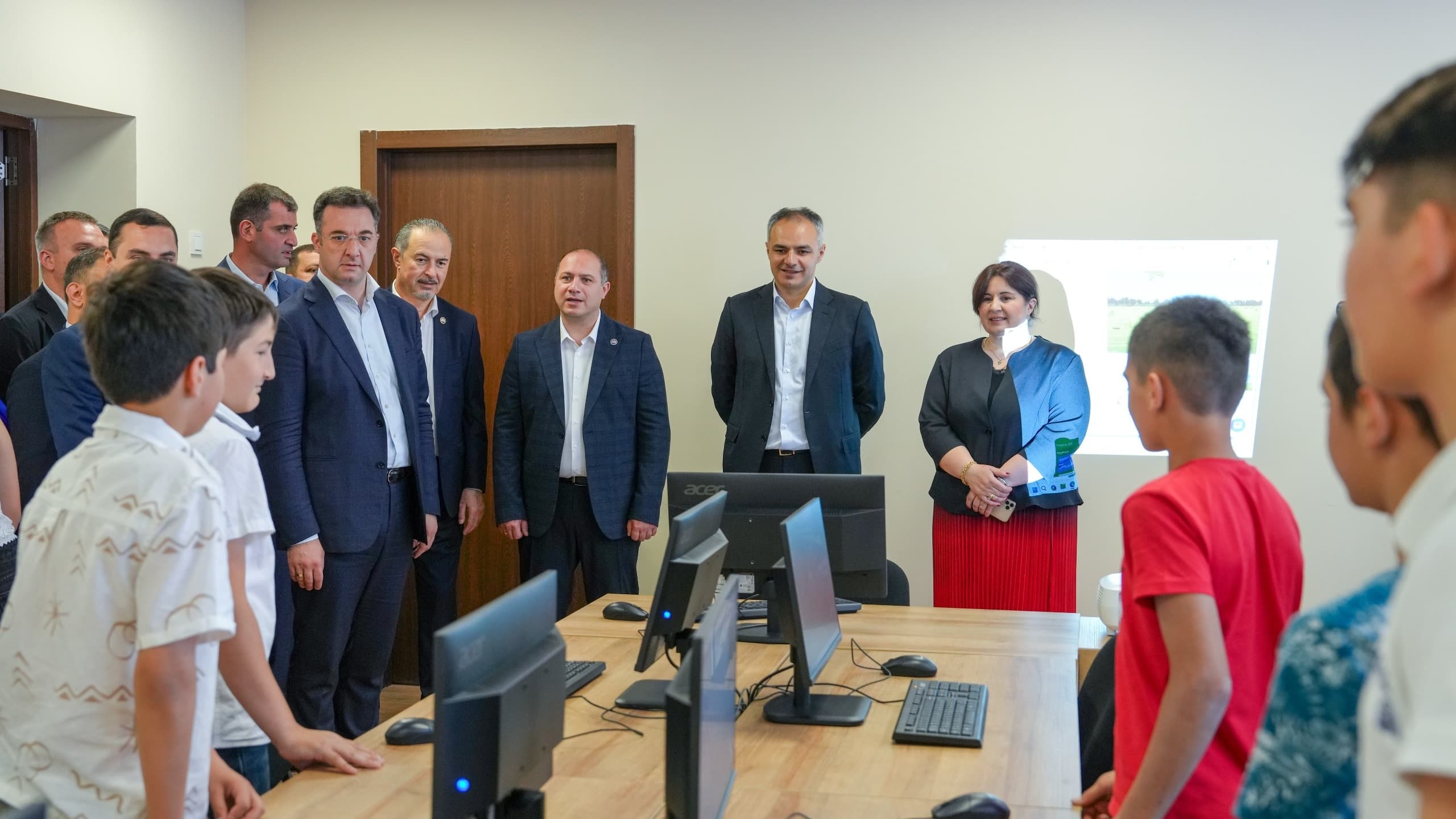 Frontnews image description