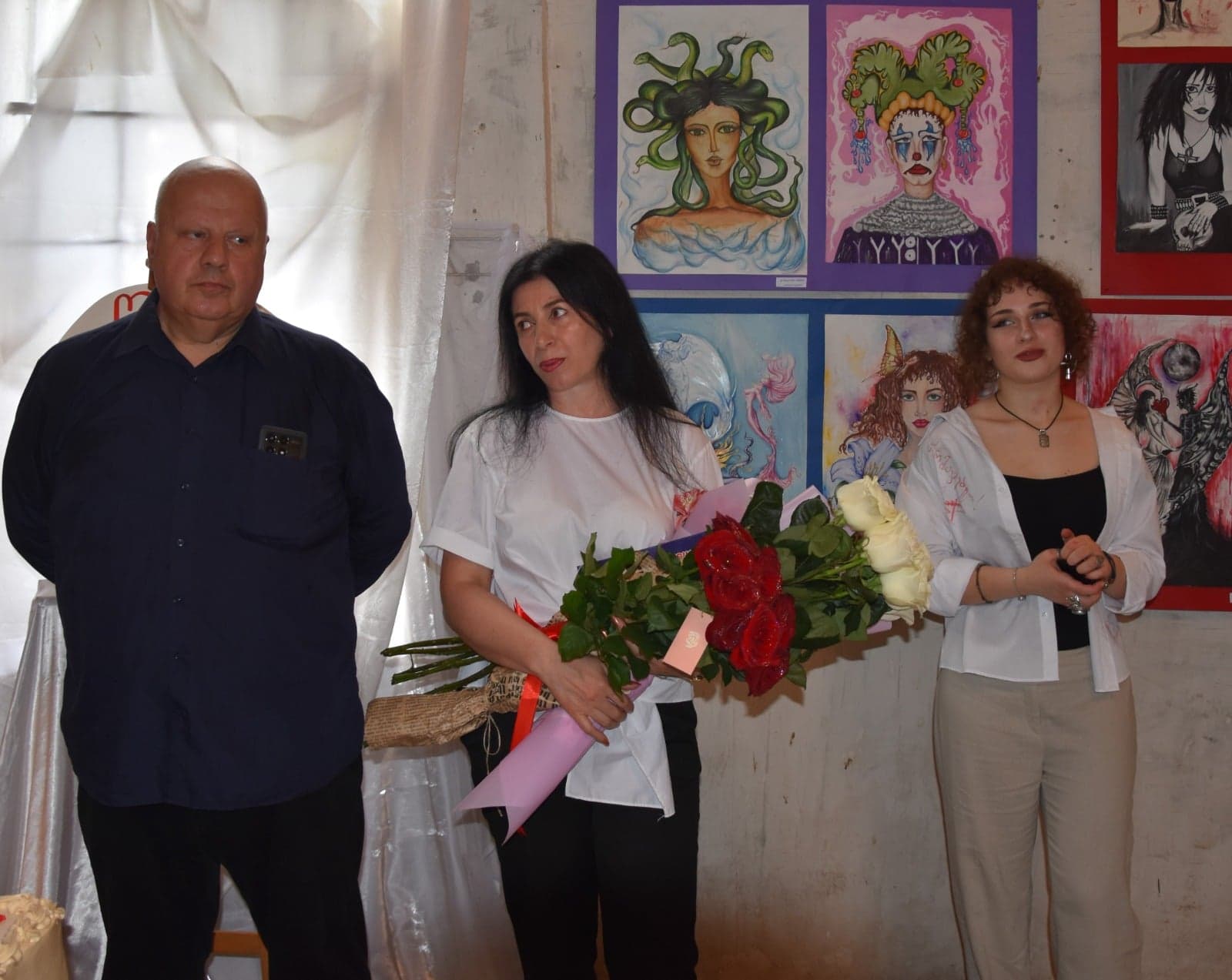 Frontnews image description