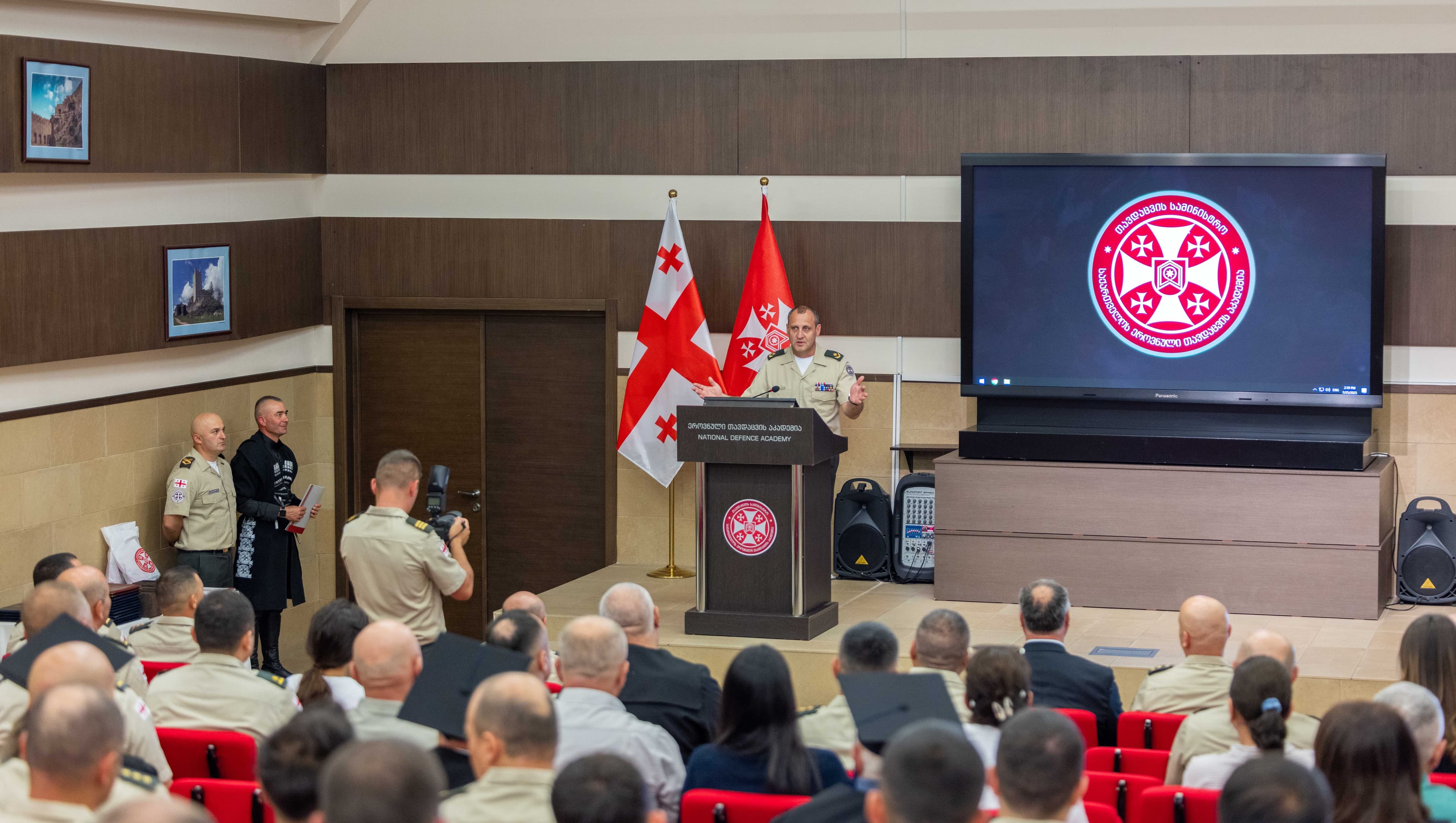 Frontnews image description