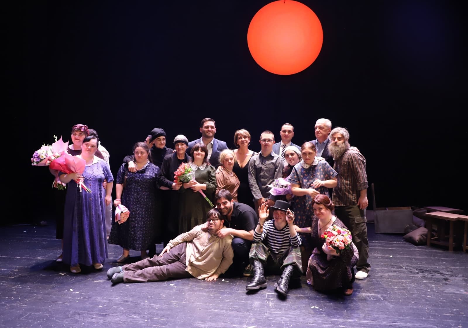 Frontnews image description