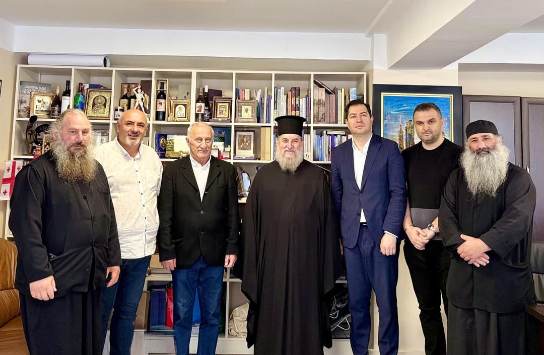 აფხაზეთის მთავრობის წევრები მსოფლიო საპატრიარქოს იმვროსის და ტენედოს მიტროპოლიტ კირილეს შეხვდნენ